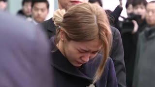 Heartwrenching video of Red Velvet Yeri crying at Jonghyun’s funeral goes viral [upl. by Aicxela414]