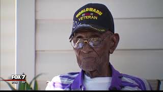 Nation’s oldest living veteran Richard Overton dies in Austin at age 112  122018 [upl. by Edras]