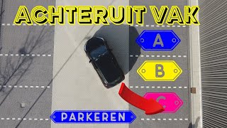 ACHTERUIT INPARKEREN IN EEN VAK [upl. by Olivette]