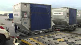 Lighter aircraft thanks to new baggage containers [upl. by Zeeba465]