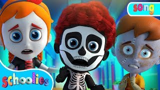 Its Halloween  School Halloween Prank video for children  Schoolies 3D Video [upl. by Cesar318]