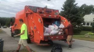 Seabrook NH DPW  International DuraStar Leach 2RIII Rear Loader [upl. by Anivlac]