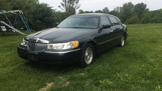 1999 Lincoln Town Car Executive Complete Tour Review and Walkaround [upl. by Esnofla]