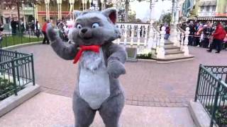 Les Aristochats  Disneyland Paris  17022013 [upl. by Meehsar]